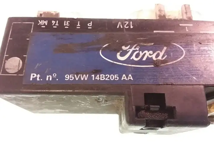 Ford Galaxy (2000 - 2006) 95VW14B205AA Реле вентилятора охлаждения — фото 3