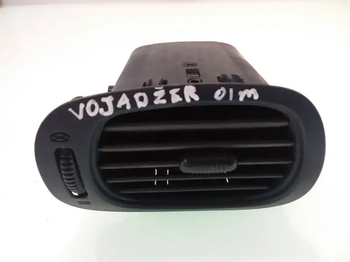Chrysler Town & Country IV (2000 - 2007) 0SC95TRMAA Боковой воздушный дефлектор — фото 1