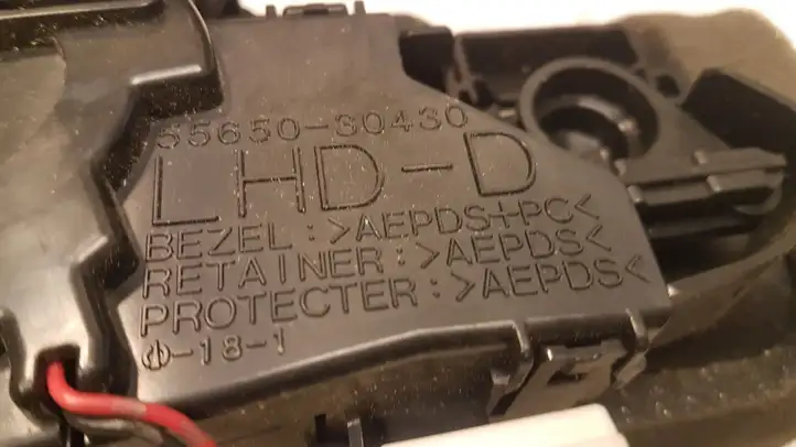 Lexus GS250 300 350 300h 450h (2011 - 2015) 5565030430 Центральный воздушный дефлектор — фото 3