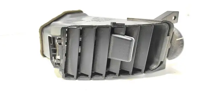 Nissan Primera (2001 - 2008) A1007035 Центральный воздушный дефлектор — фото 1