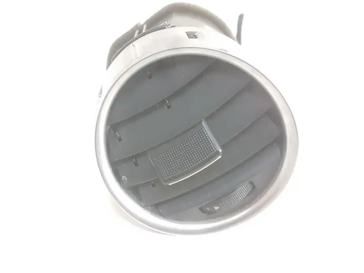 Audi A4 S4 B8 8K (2007 - 2011) 8H0820951D Боковой воздушный дефлектор — фото 1