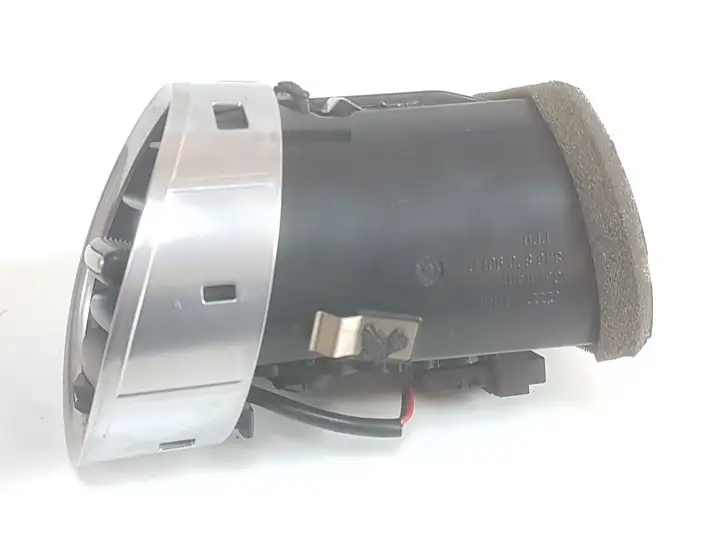 Audi A4 S4 B8 8K (2007 - 2011) 8H0820901D Боковой воздушный дефлектор — фото 2