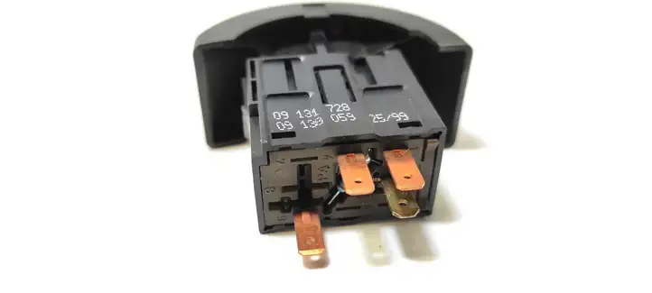 Opel Astra G (1998 - 2004) 09131728 Включатель аварийных фонарей — фото 4