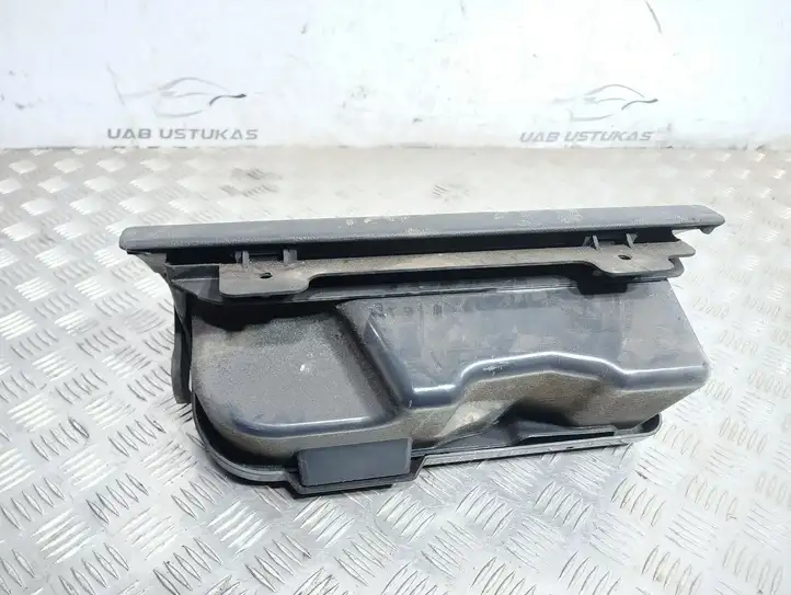 Opel Zafira A (1999 - 2003) 09133611 Бардачок в сборе — фото 4