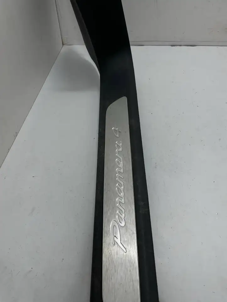 Porsche Panamera (970) (2013 - 2016) 970555518 Внутренняя отделка переднего порога — фото 4