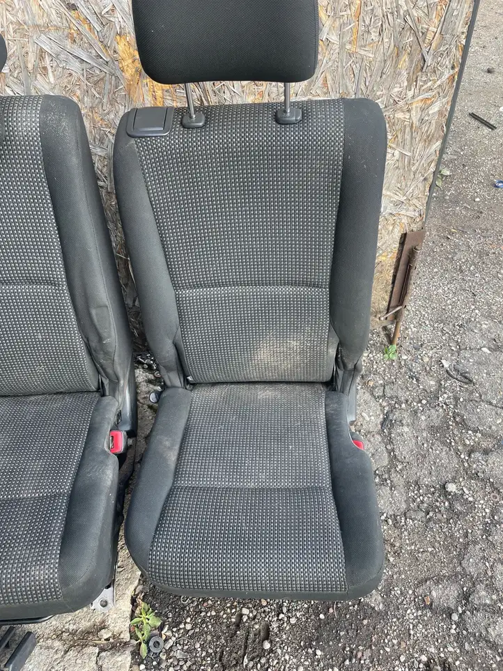 Toyota Corolla Verso AR10 (2004 - 2009) Второй ряд сидений — фото 4