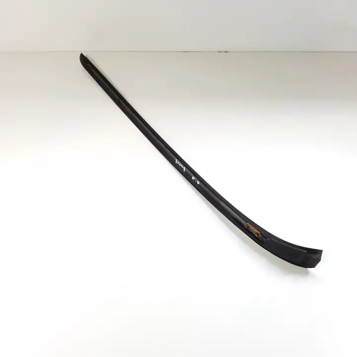 BMW 3 E90 E91 (2005 - 2012) 7184001 Накладка стоек лобового стекла — фото 2