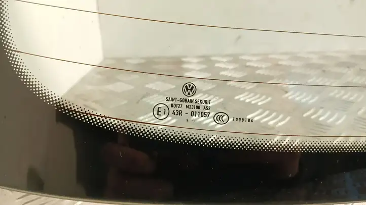 Volkswagen PASSAT B8 (2015 - ) 3G9845051F Стекло двери багажника — фото 2