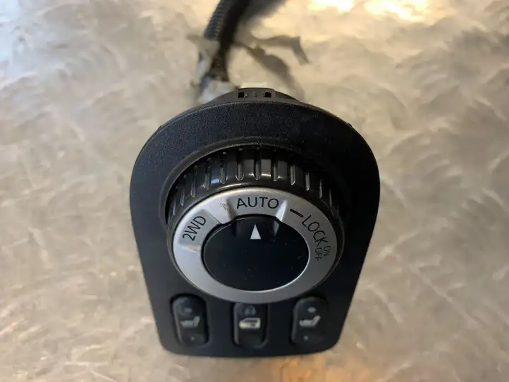 Nissan Qashqai (2006 - 2010) 96912JD61A Включатель блокировки дифференциалов — фото 2