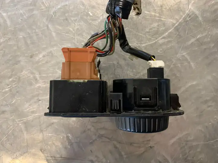 Nissan Qashqai (2006 - 2010) 96912JD61A Включатель блокировки дифференциалов — фото 3
