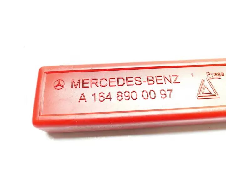 Mercedes-Benz ML W164 (2005 - 2011) A1648900097 Аварийный знак — фото 3