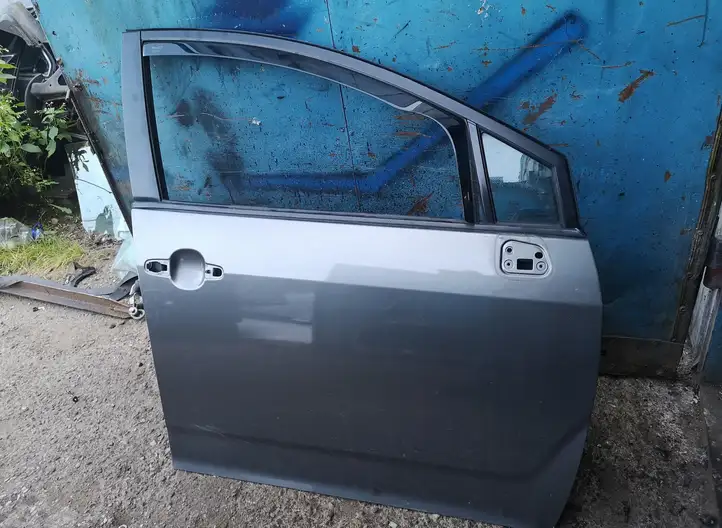 Toyota Corolla Verso E121 (2004 - 2007) Дверь — фото 2