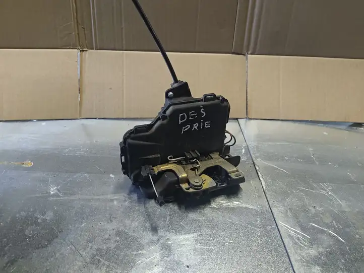 Volkswagen Golf IV (1998 - 2005) Замок передней двери — фото 1