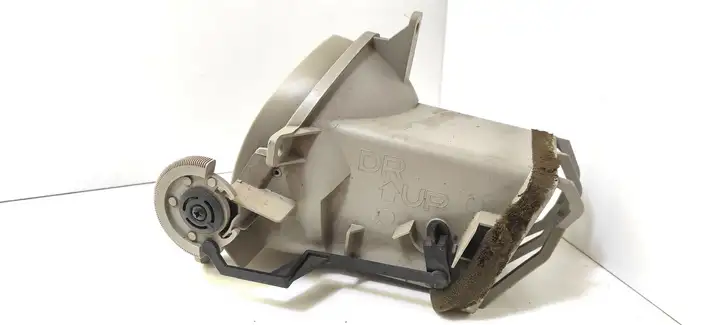 Nissan (2000 - 2006) 68761BU200 Боковой воздушный дефлектор — фото 3