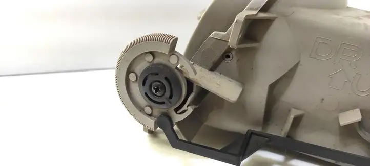 Nissan (2000 - 2006) 68761BU200 Боковой воздушный дефлектор — фото 4