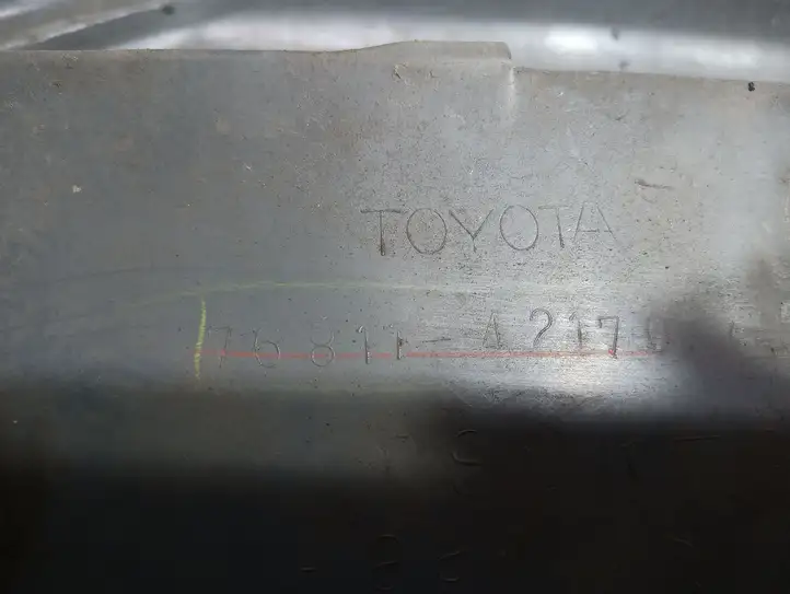 Toyota RAV 4 (XA20) (2000 - 2005) 7681142170 Прочая отделка багажника — фото 6