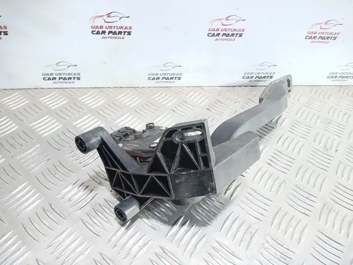 Opel Combo C (2001 - 2005) 9129423 Педаль акселератора — фото 2