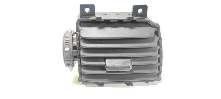 Nissan Almera Tino (2000 - 2003) 68751BM400 Центральный воздушный дефлектор — фото 1