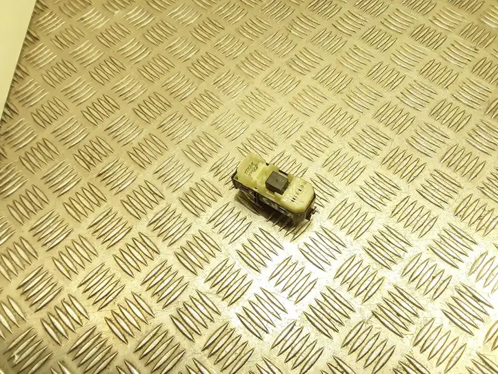 Toyota Corolla Verso E121 (2001 - 2004) 8403013031 Блок кнопок стеклоподъемников — фото 3