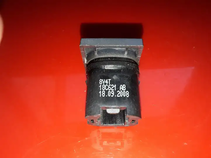 Ford Focus (2005 - 2008) 8V4T18C621AB Кнопка обогрева стекла — фото 3