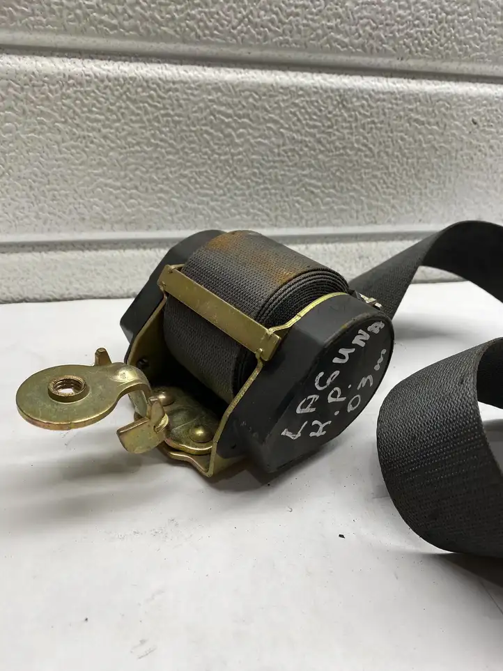 Renault Laguna (2001 - 2005)  041083 Задний ремень безопасности