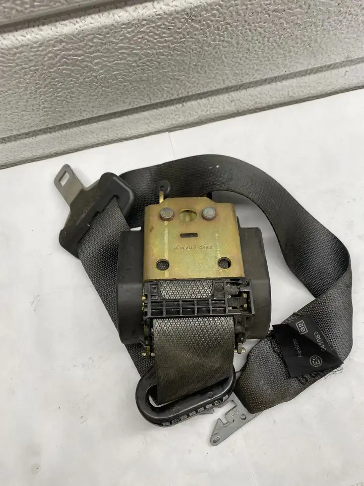 Renault Laguna (2001 - 2005)  041083 Задний ремень безопасности