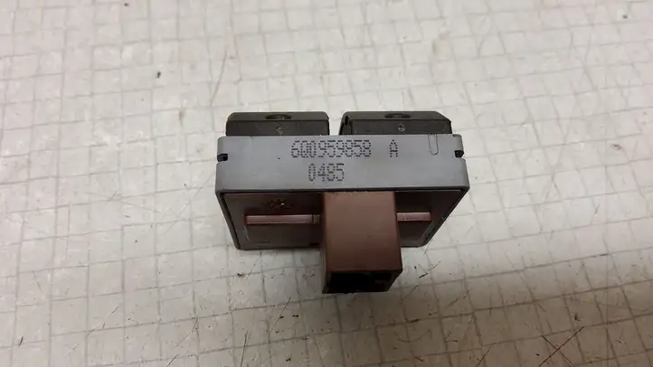 Volkswagen Polo (2005 - 2009) 6Q0959858A Блок кнопок стеклоподъемников — фото 2