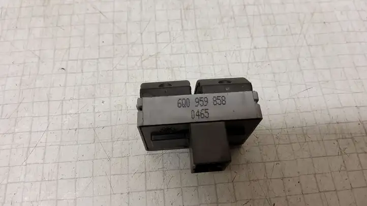 Volkswagen Polo (2005 - 2009) 6Q0959858 Блок кнопок стеклоподъемников — фото 2