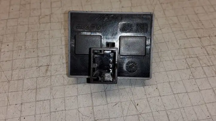 Volkswagen Polo (2005 - 2009) 6Q0959858 Блок кнопок стеклоподъемников — фото 3