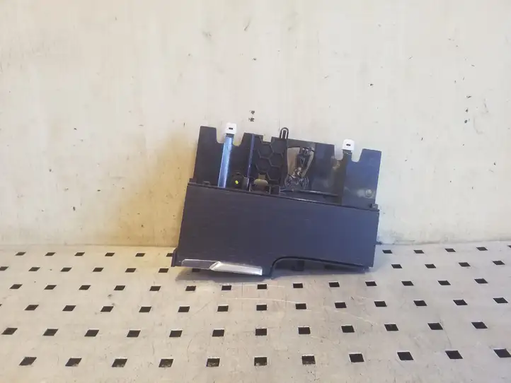 Volvo XC90 (2019 - ) 31389185 Пепельница — фото 1
