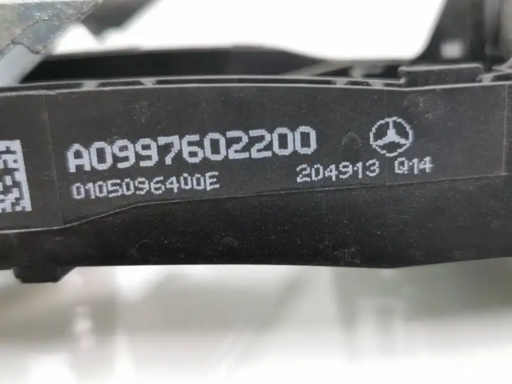 Mercedes-Benz EQC (2018 - ) A0997602200 Крепление наружной ручки передней двери — фото 4