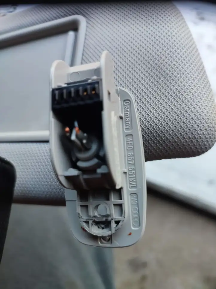 Audi A6 S6 C6 4F (2008 - 2011) 4F0857551 Солнцезащитный козырек — фото 3