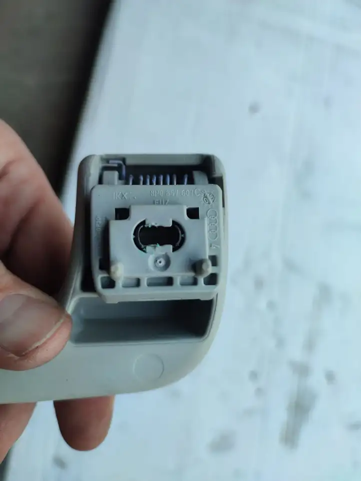 Audi A6 S6 C6 4F (2008 - 2011) 8P0857608 Потолочная ручка задняя — фото 3