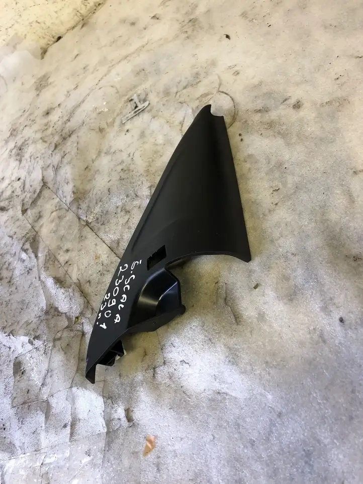 Skoda Scala (2018 - )  657837974 Пластиковая отделка зеркала