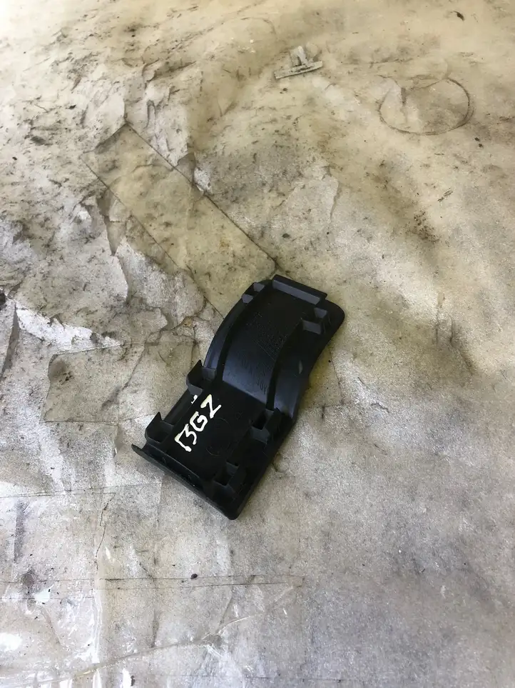 Skoda Scala (2018 - )  657867658 Другая деталь отделки багажника