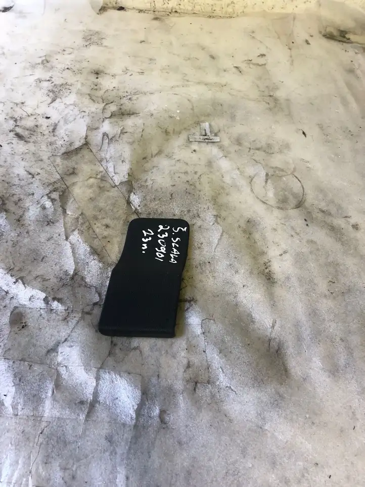 Skoda Scala (2018 - )  657867658 Другая деталь отделки багажника