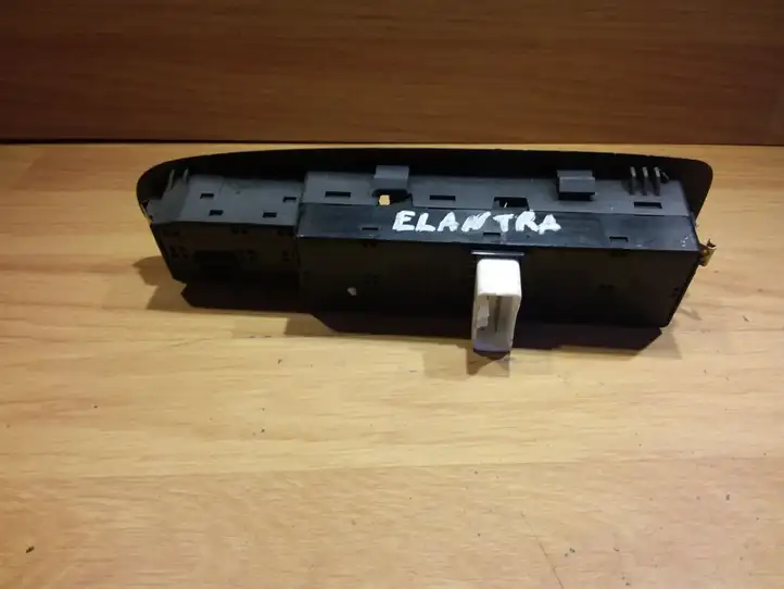 Hyundai Elantra (2000 - 2003) 621W03580 Кнопка стеклоподъемников — фото 2