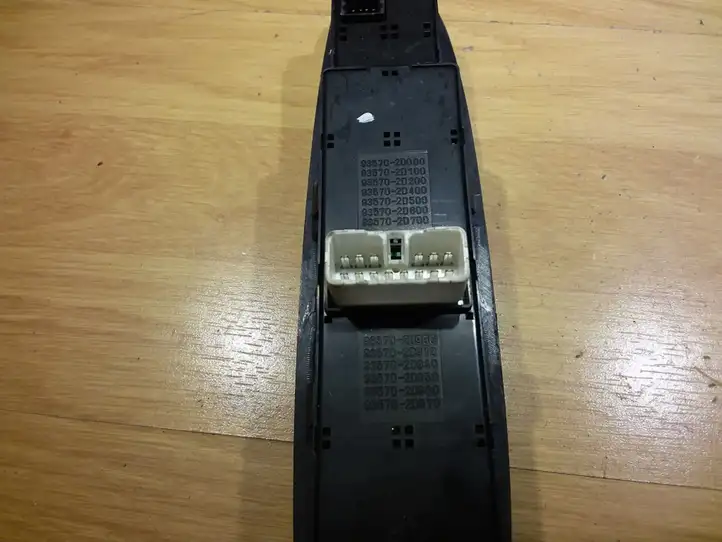 Hyundai Elantra (2000 - 2003) 621W03580 Кнопка стеклоподъемников — фото 3