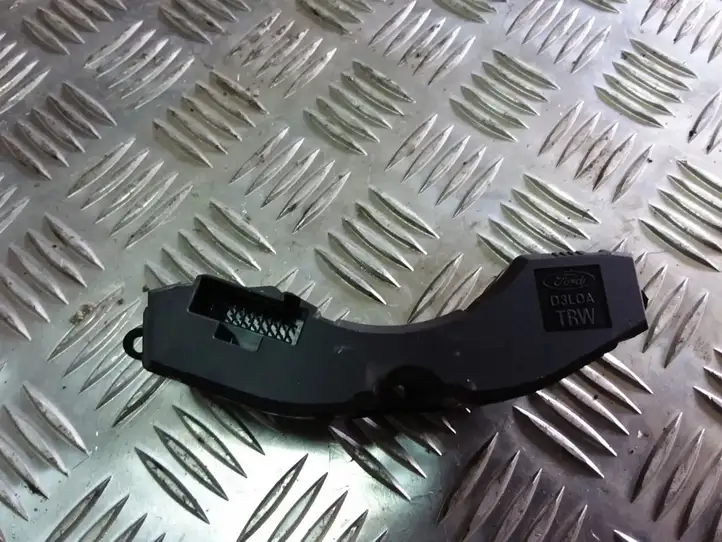 Ford Focus (1998 - 2004) 98AG19A945BG Кнопка обогрева стекла — фото 3