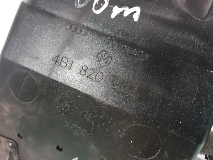 Audi A6 S6 C5 4B (1997 - 2001) 4B1820902 Боковой воздушный дефлектор — фото 3