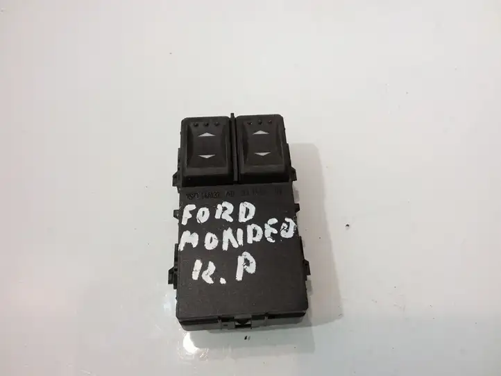 Ford Mondeo Mk III (2000 - 2007) 1S7T14A132AD Блок кнопок стеклоподъемников — фото 1