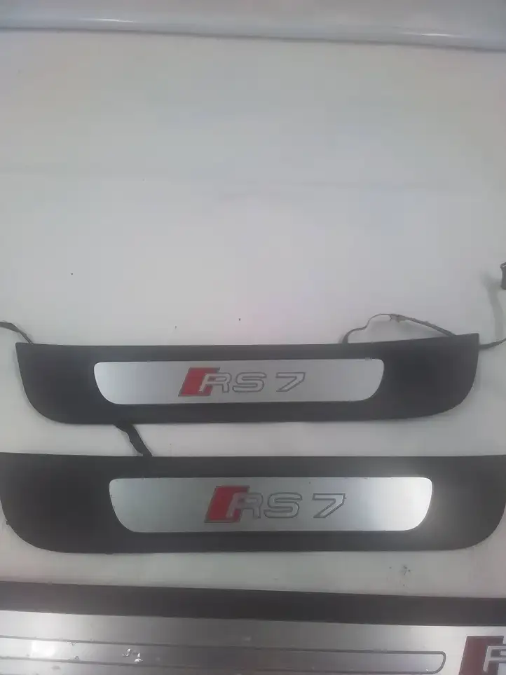 Audi RS7 C7 (2014 - 2018) 4g8947406b Отделка переднего порога — фото 4