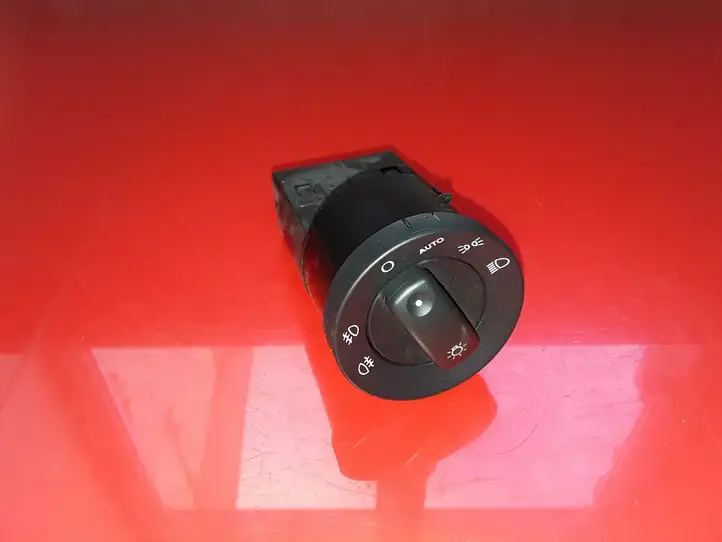 Seat Exeo (3R) (2008 - 2013) 3R0941531A Включатель фонарей — фото 1