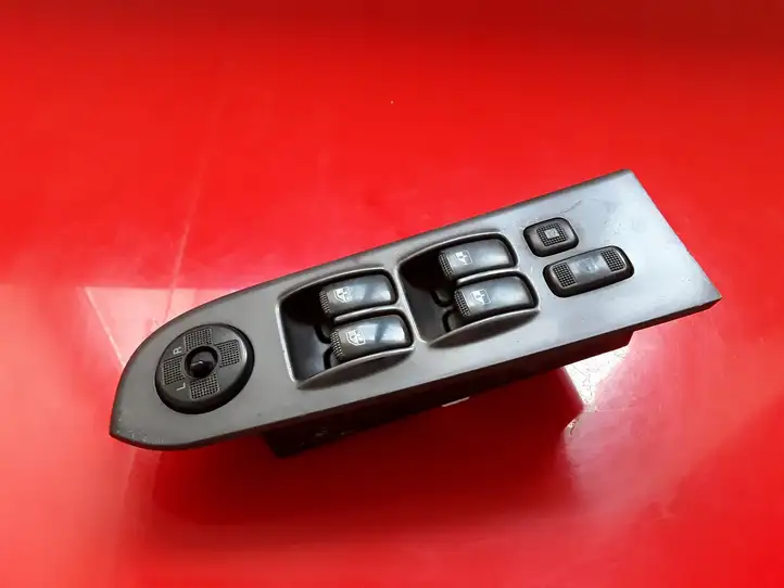 Hyundai Trajet (2000 - 2004) 620W03030 Кнопка стеклоподъемников — фото 1
