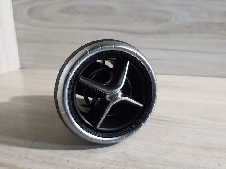 Mercedes-Benz CLA C117,X117,W117 (2013 - 2019) Центральный воздушный дефлектор — фото 1