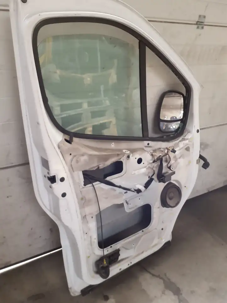 Renault Trafic II (X83) (2002 - 2014) Дверь — фото 4