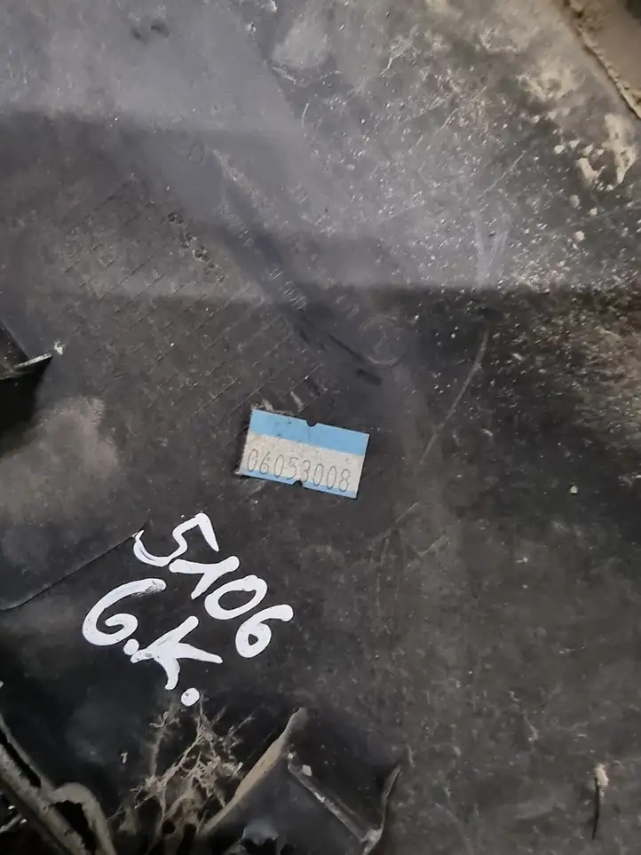 Kia Sorento (2002 - 2006)  877813E500 Задняя арка