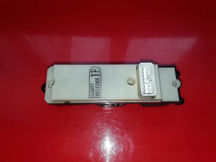 Mitsubishi Grandis (2003 - 2012) MN141066 Кнопка стеклоподъемников — фото 4