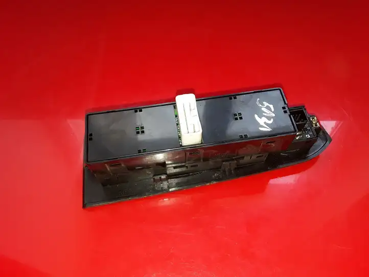 Hyundai Trajet (2000 - 2004) 621W02250 Кнопка стеклоподъемников — фото 2