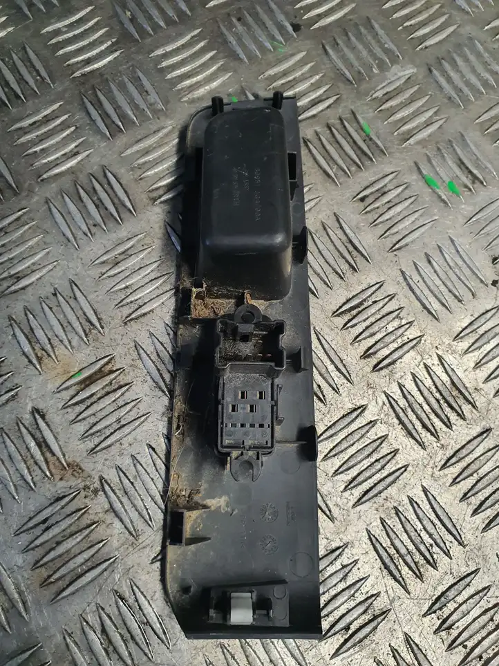 Nissan X-Trail T31 (2007 - 2014) 80961JG4 Блок кнопок стеклоподъемников — фото 2